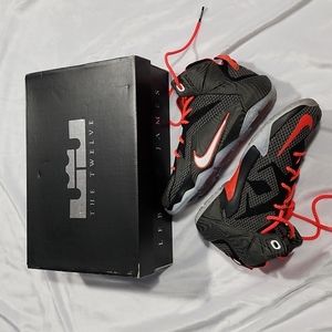 Size 6 youth LeBron XII (GS). Black/White-Bright Crimson.